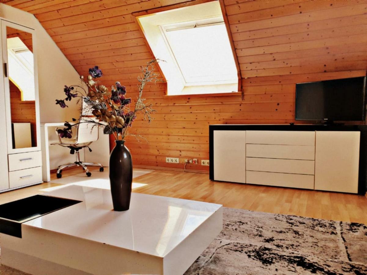 Voll Ausgestattete Dg- Wohnung In Hdh Ruhige Zentrale Lage Heidenheim an der Brenz Ngoại thất bức ảnh